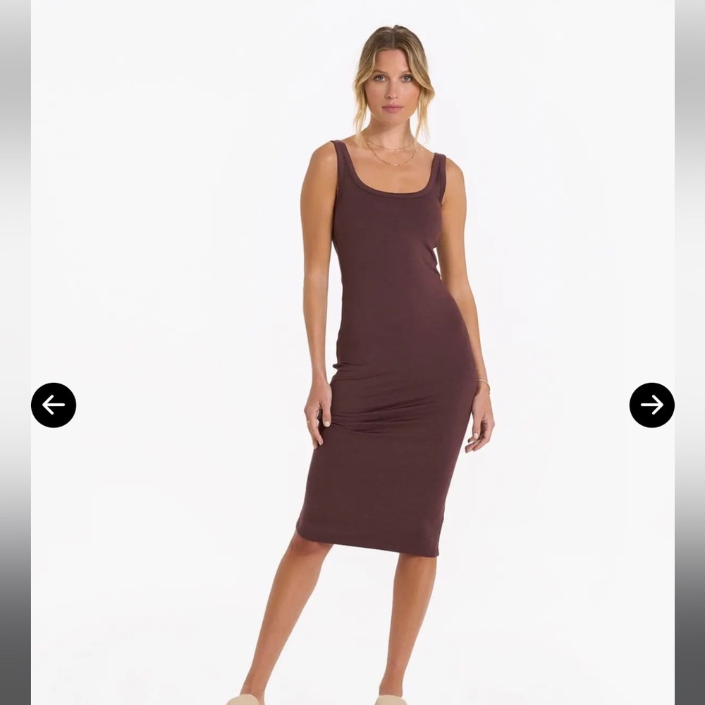 Vuori Halo Essential Dress in CHESTNUT HEATHER